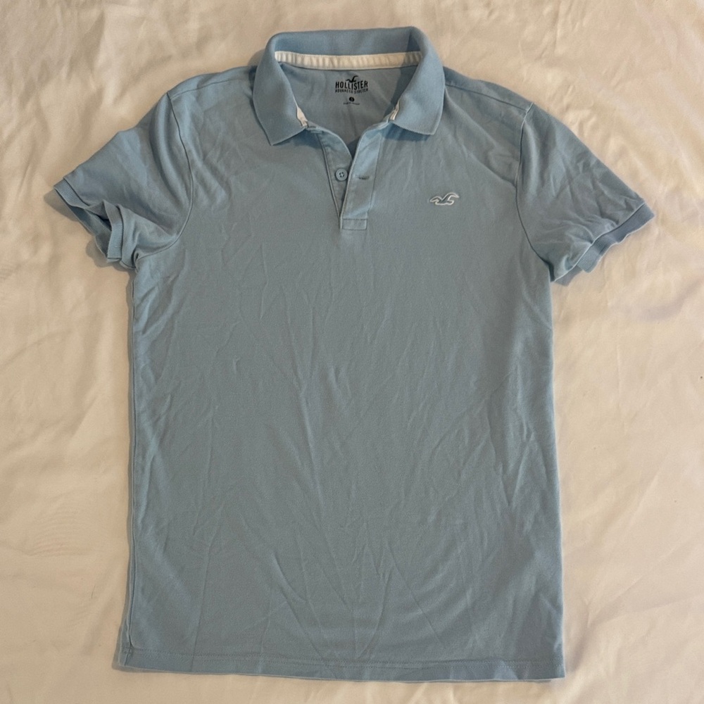 Hollister Men's Light Blue Polo Shirt